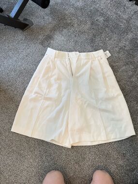 Good American Cream suiting Tailored Shorts